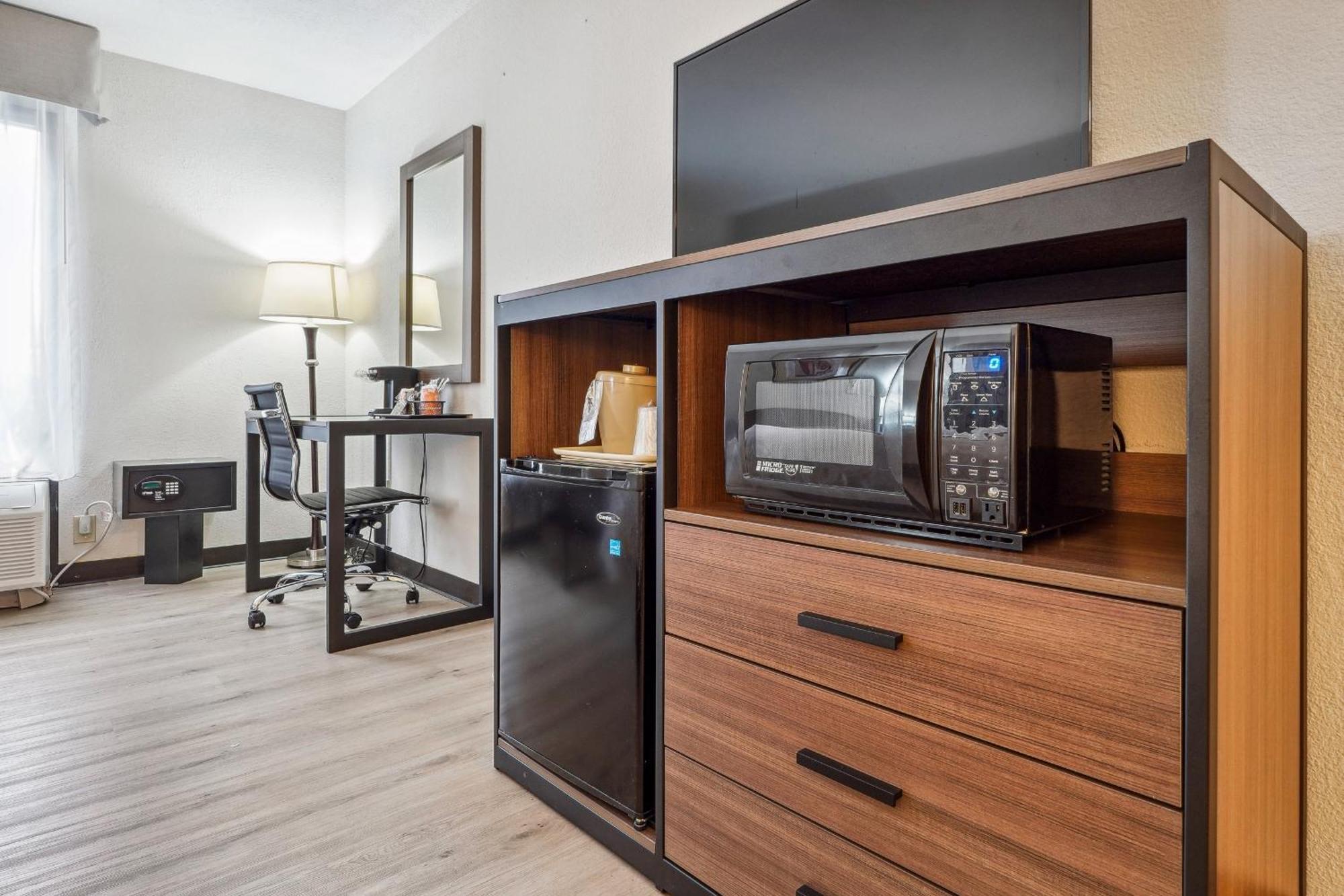 Quality Inn & Suites Dawsonville Εξωτερικό φωτογραφία