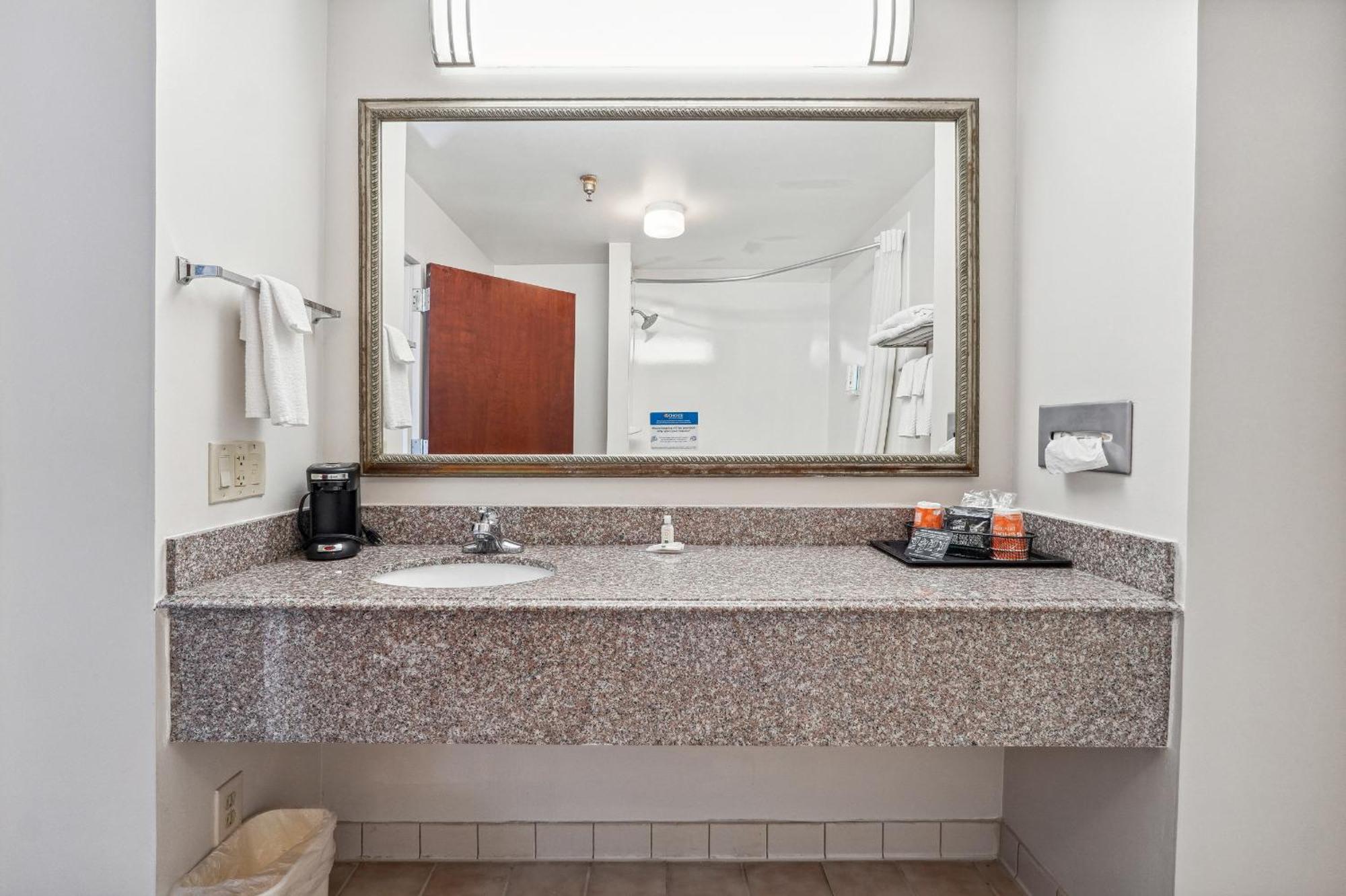 Quality Inn & Suites Dawsonville Εξωτερικό φωτογραφία