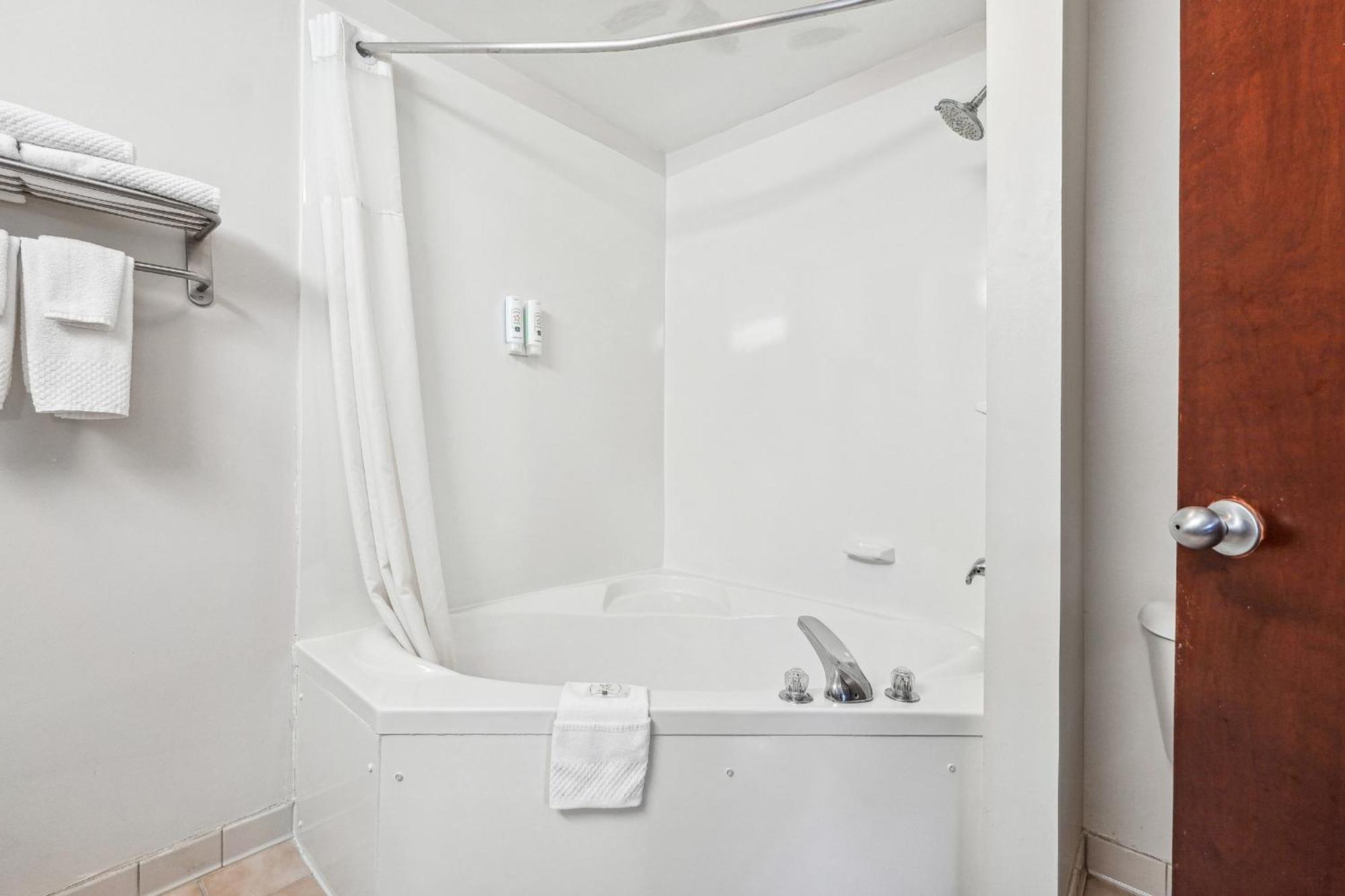 Quality Inn & Suites Dawsonville Εξωτερικό φωτογραφία