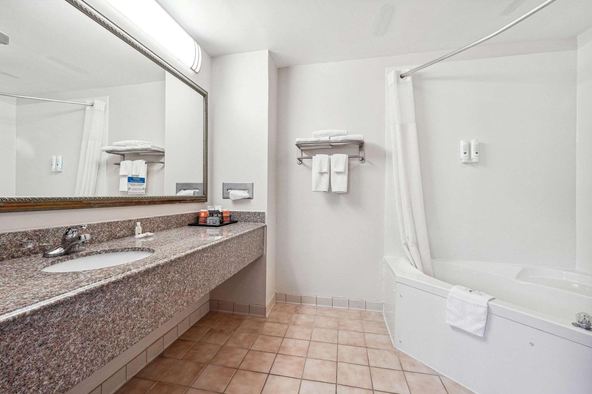 Quality Inn & Suites Dawsonville Εξωτερικό φωτογραφία