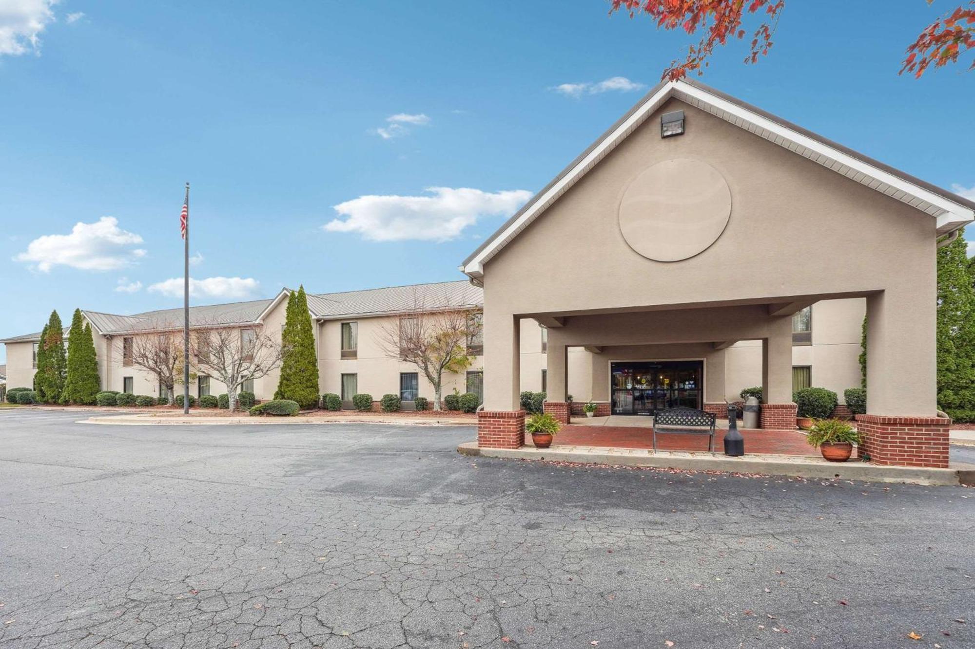 Quality Inn & Suites Dawsonville Εξωτερικό φωτογραφία